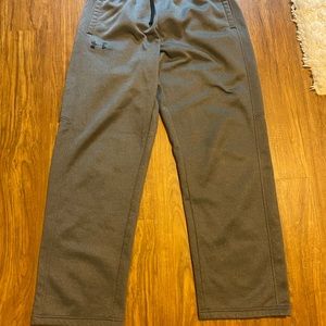 4 pair of men’s under armor joggers/sweatpants